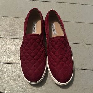 Maroon Steve Madden 11 M Slip on Shoe